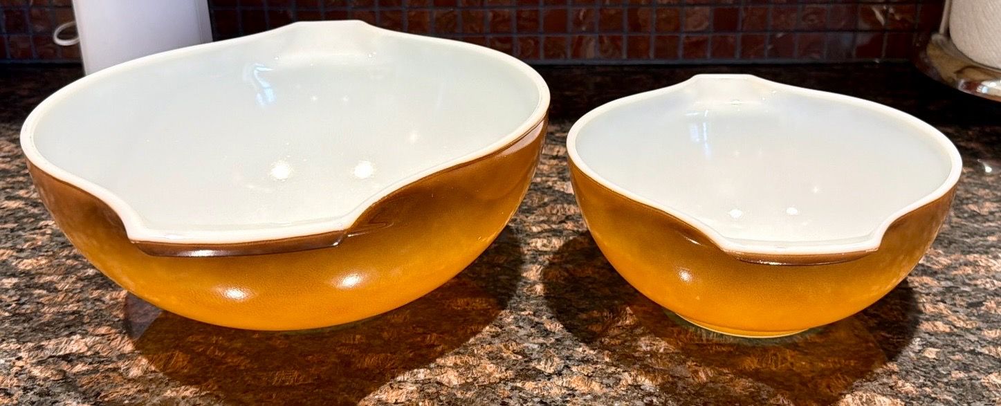 Vintage Pyrex Cinderella Ombré Butterscotch Bowls #444 & #442 - photo 3