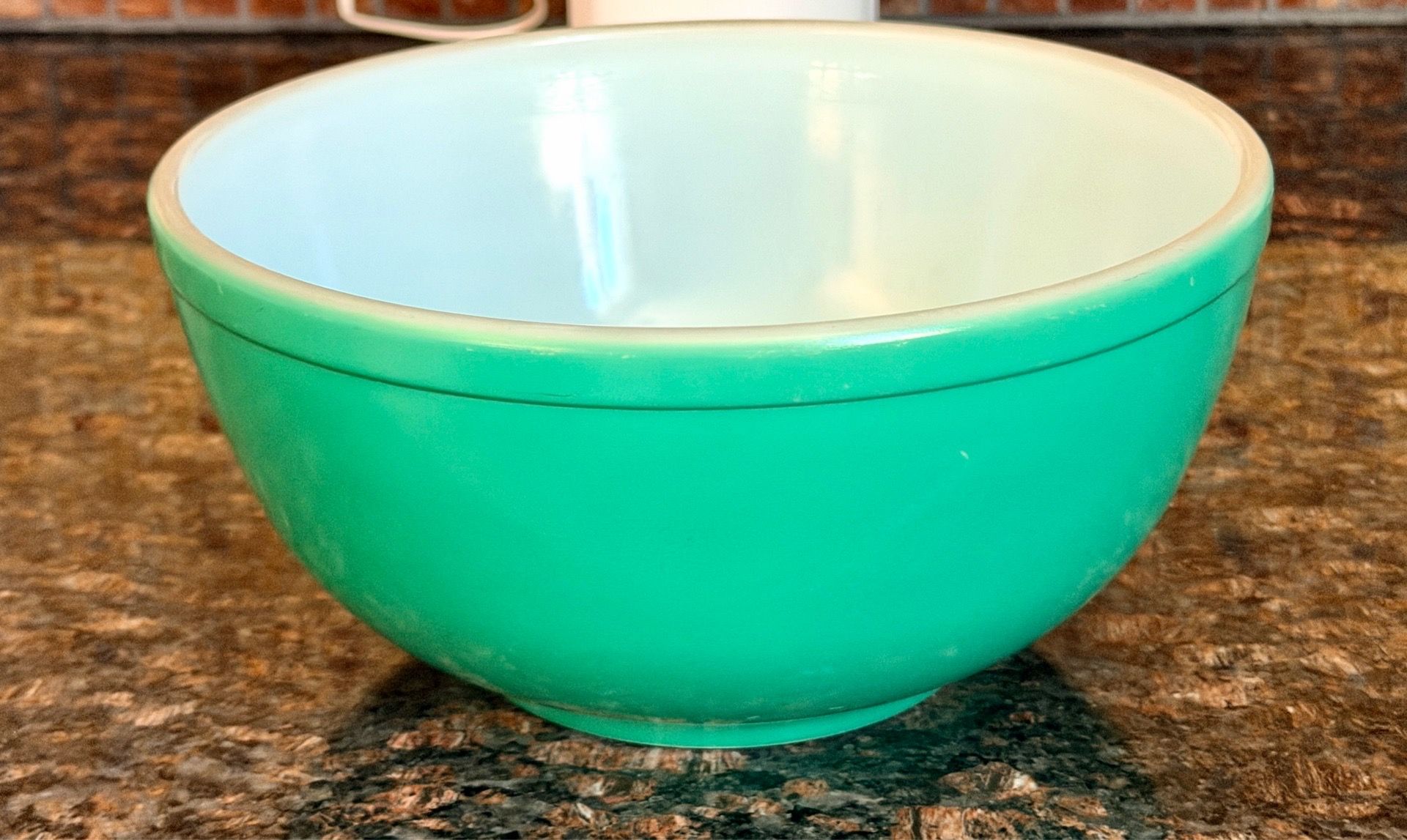 Vintage Pyrex Primary Green Mixing Bowl 2.5 Quart