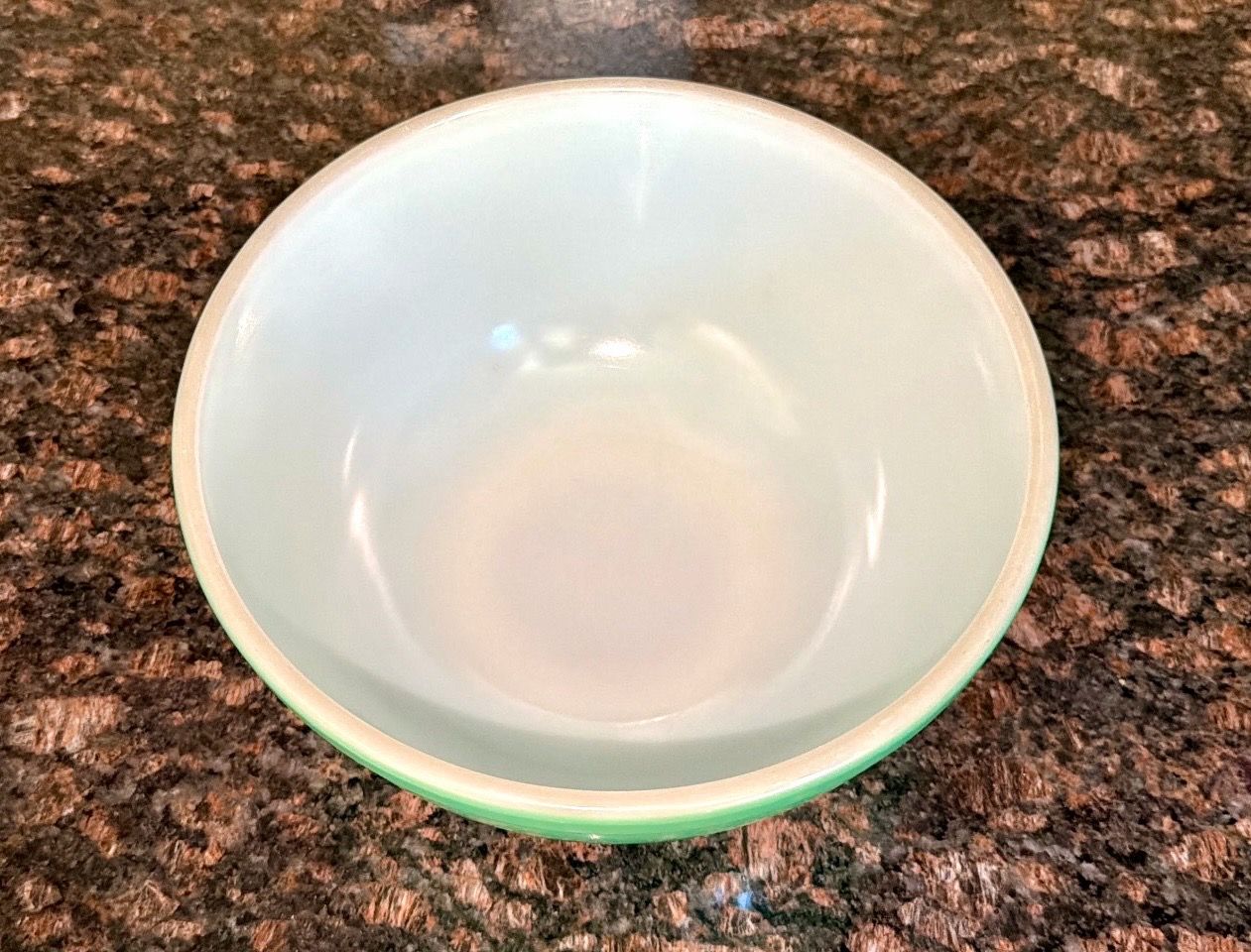 Vintage Pyrex Primary Green Mixing Bowl 2.5 Quart - photo 2