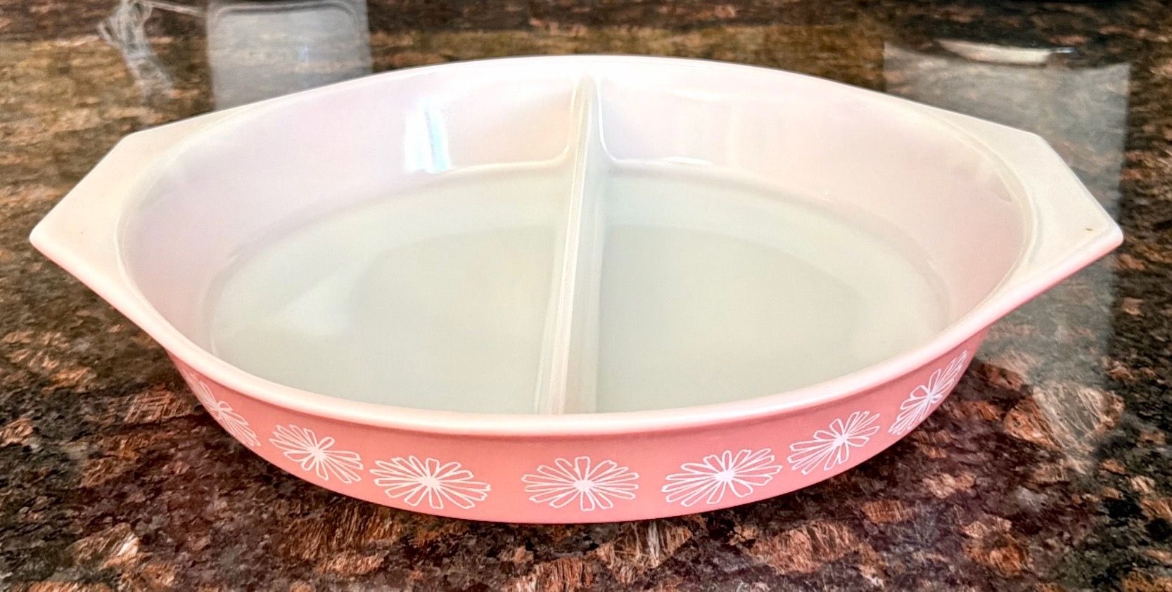 Vintage Pyrex 1.5-Quart Divided Oval Casserole - Pink Daisy