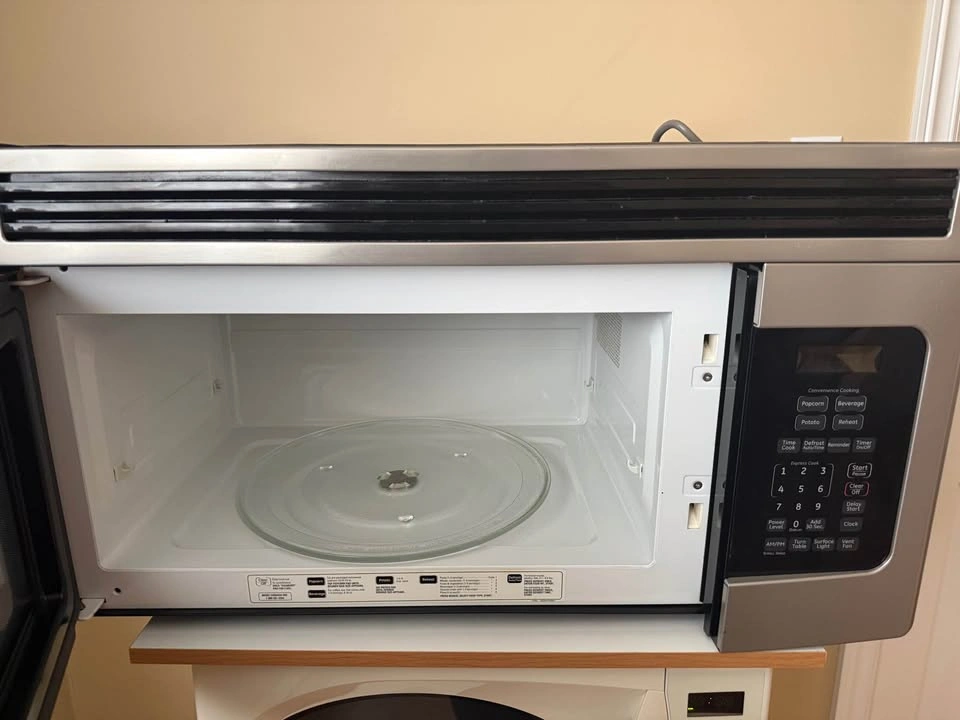 GE Over-the-Range Microwave - photo 2