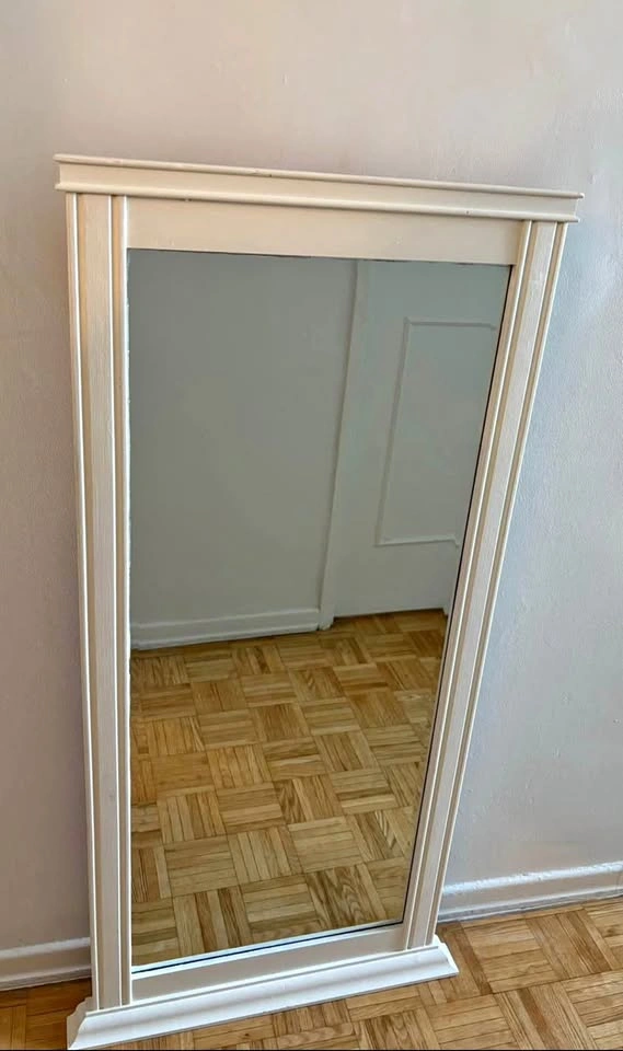 White Mirror