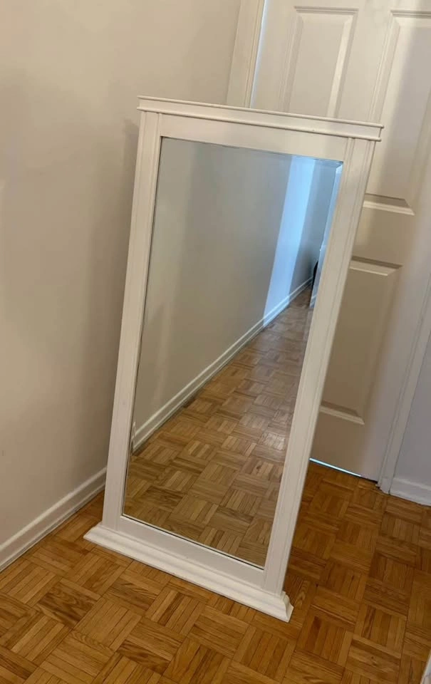 White Mirror - photo 2