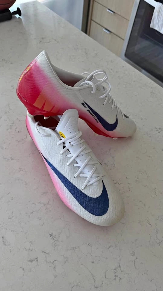 Nike Air Zoom Mercurial Soccer Cleats – Excellent Condition size