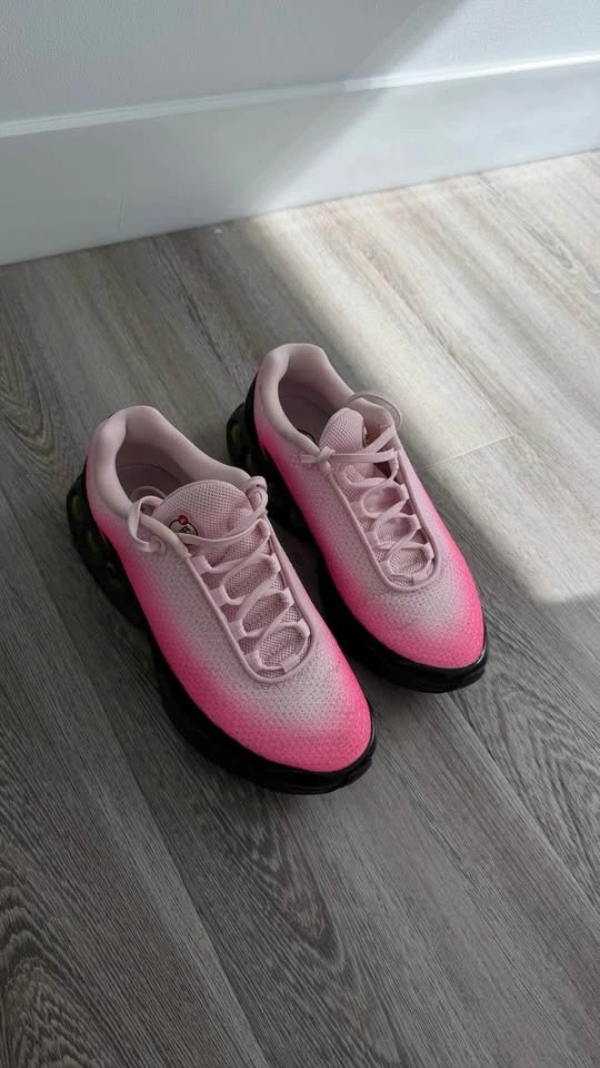 Sneakers size 6 LIKE NEW - photo 2
