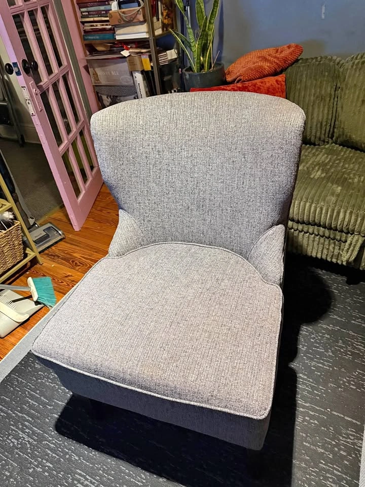 Super cute accent chair