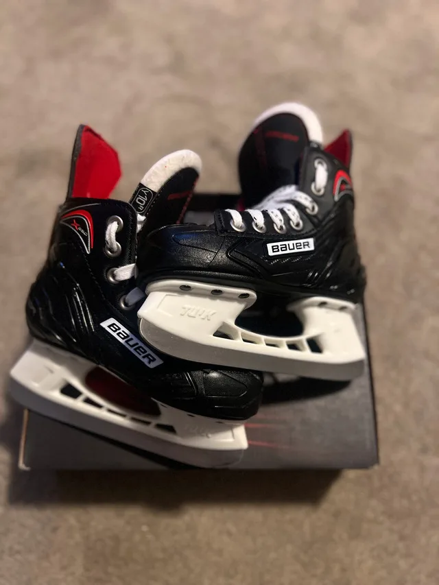 Size 10 Youth Bauer Vapor X250 Skates
