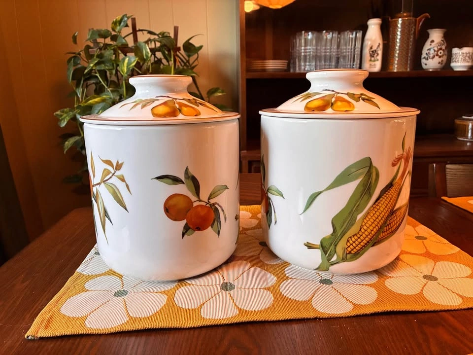 Large Vintage Fruit Jars / Canisters - photo 2