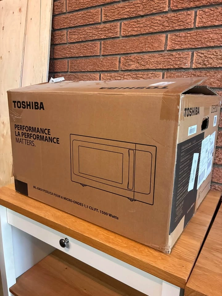 Toshiba stainless steel countertop microwave - photo 2