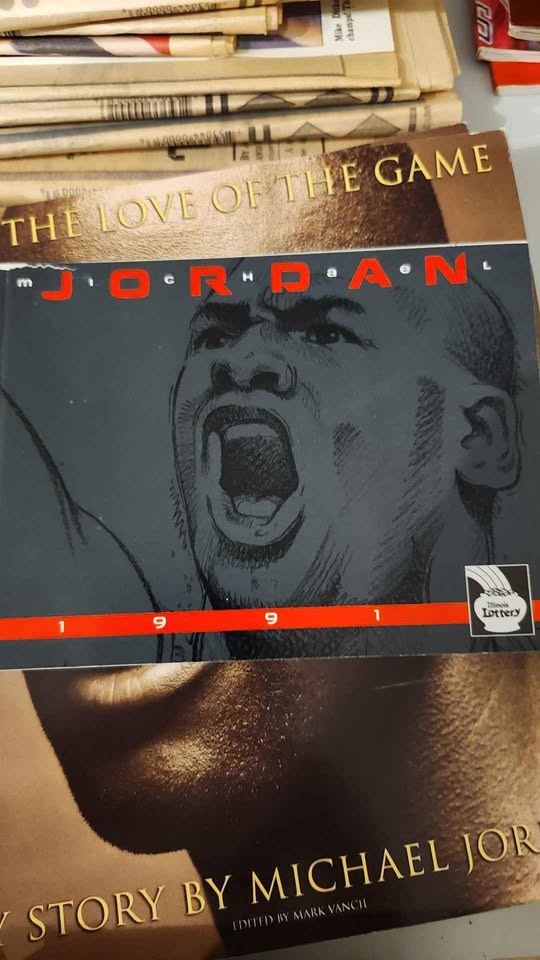 Michael Jordan book and 1991 flip book - photo 2