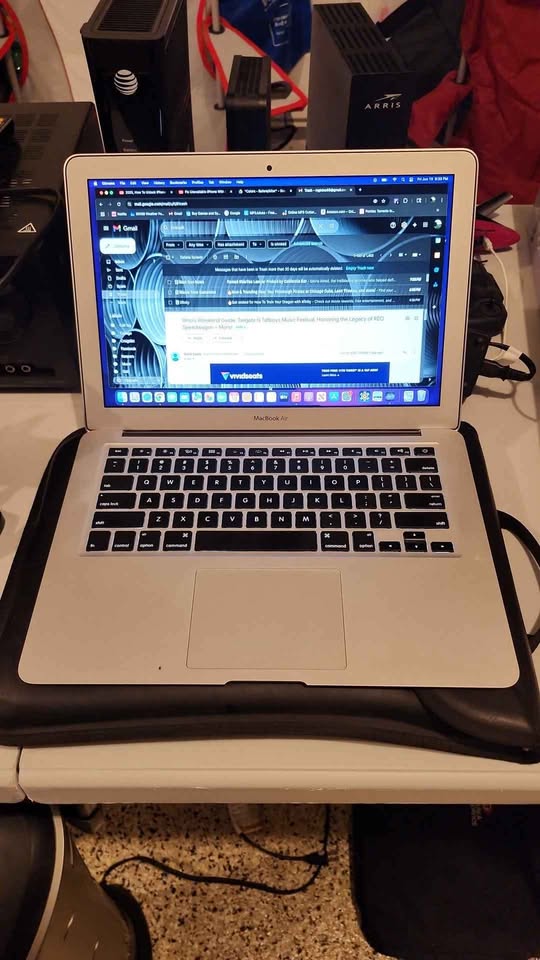 MacBook Air - photo 3
