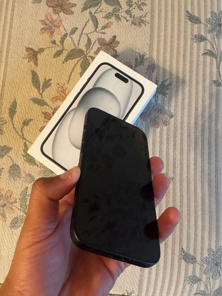 Iphone 15 128GB 89battery health - photo 5