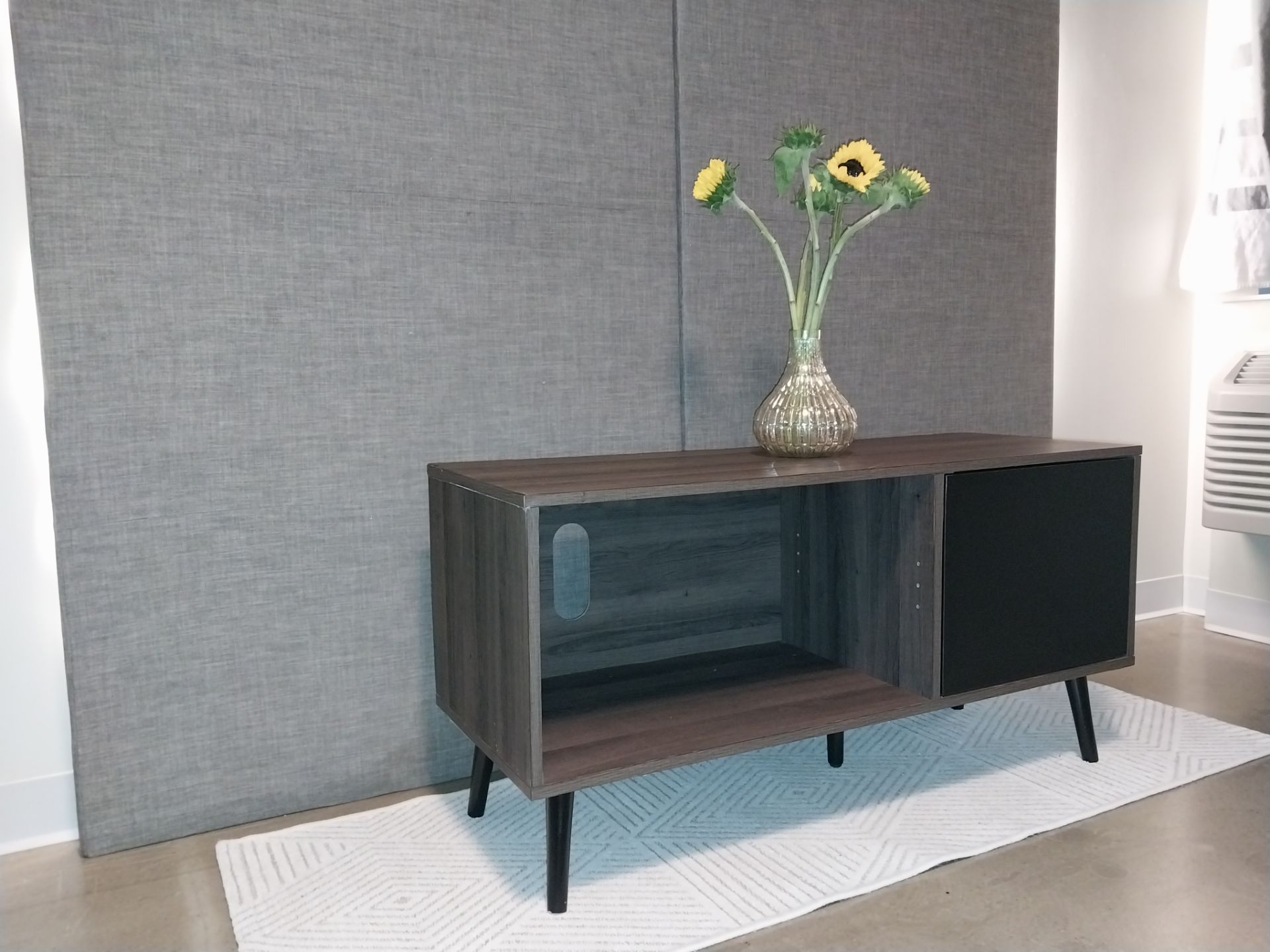 Modern Walnut TV Stand / Media Console – Excellent Condition - photo 5