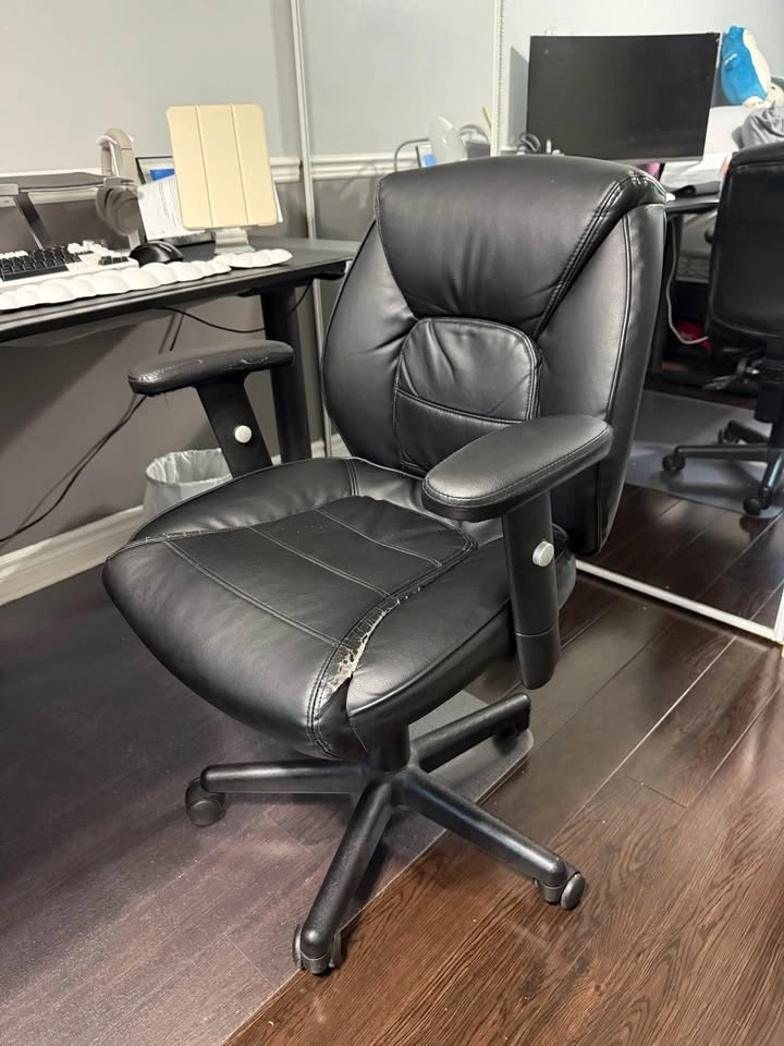 Black Faux Leather Office Chair - photo 2