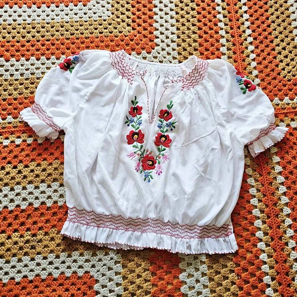 1970s Hungarian Embroidered Floral Hippie Boho Peasant Blouse