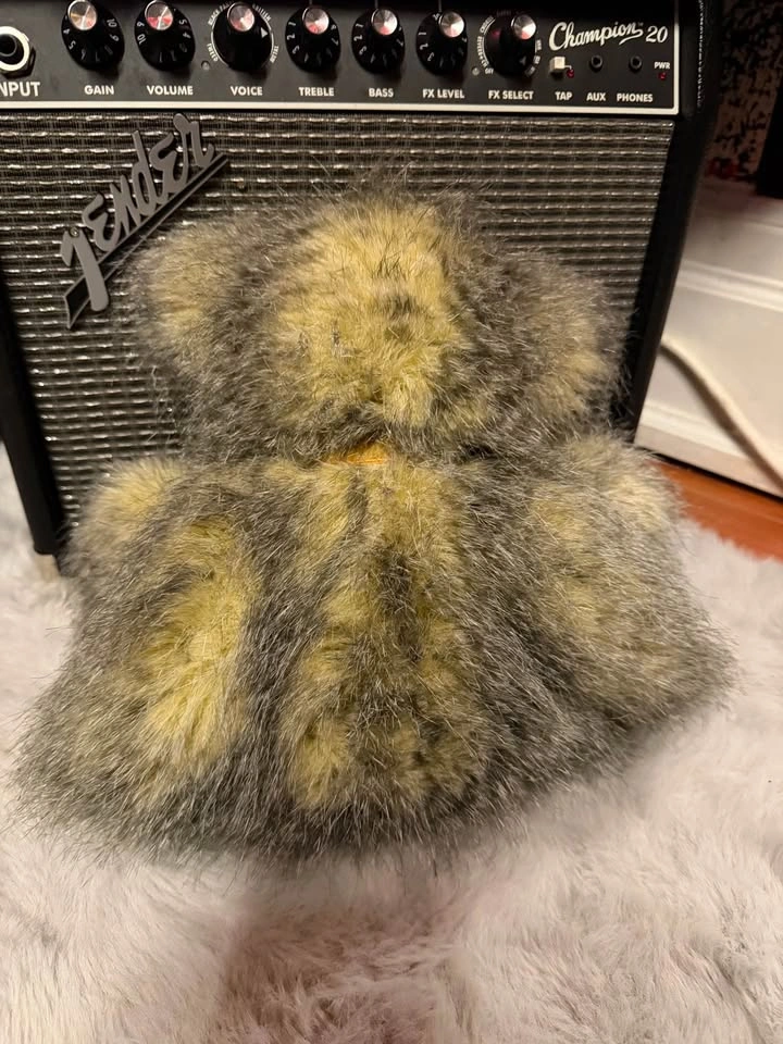 Soft Plush Teddy Bear - Like New - photo 2