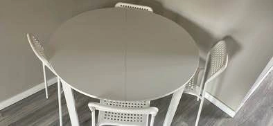IKEA round table with 4 chairs - photo 2