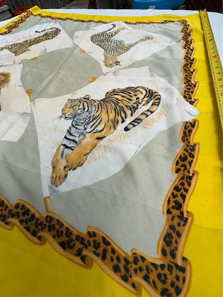 Vintage Big Cat Safari Scarf - photo 3