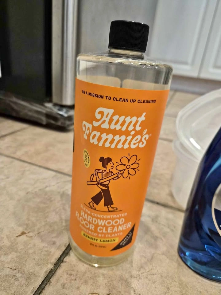 Aunt Fannie's Ultra Concentrated Hardwood Floor Cleaner