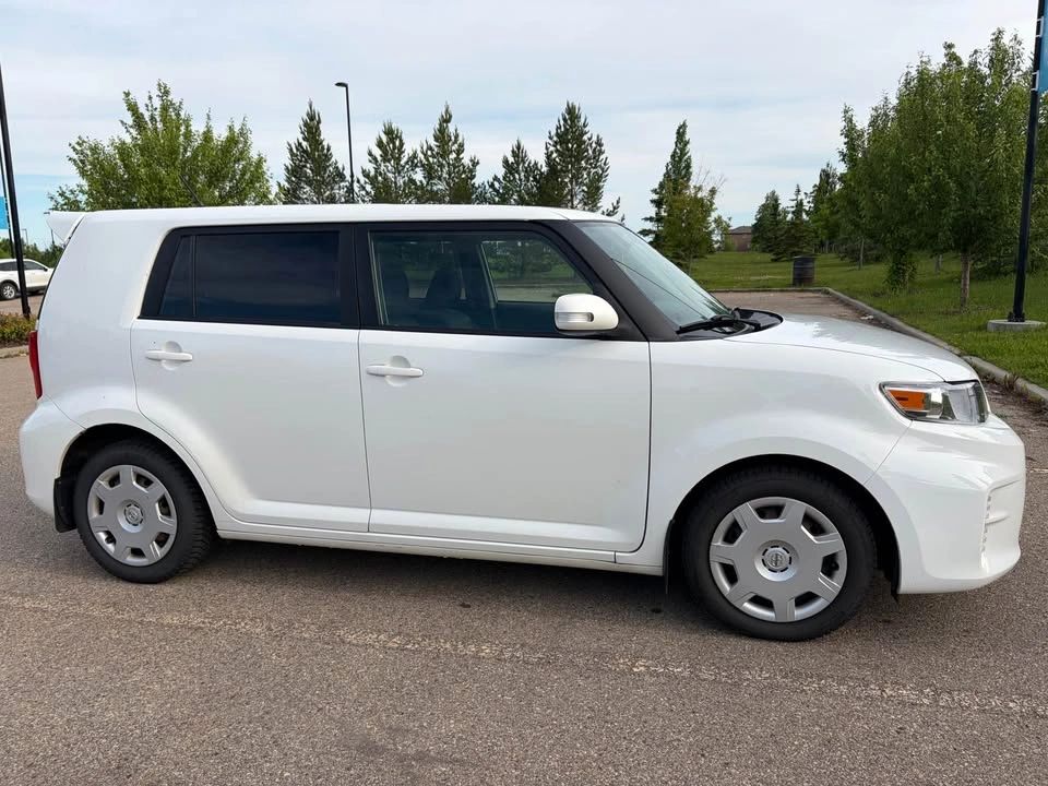 2014 Scion xB - photo 2