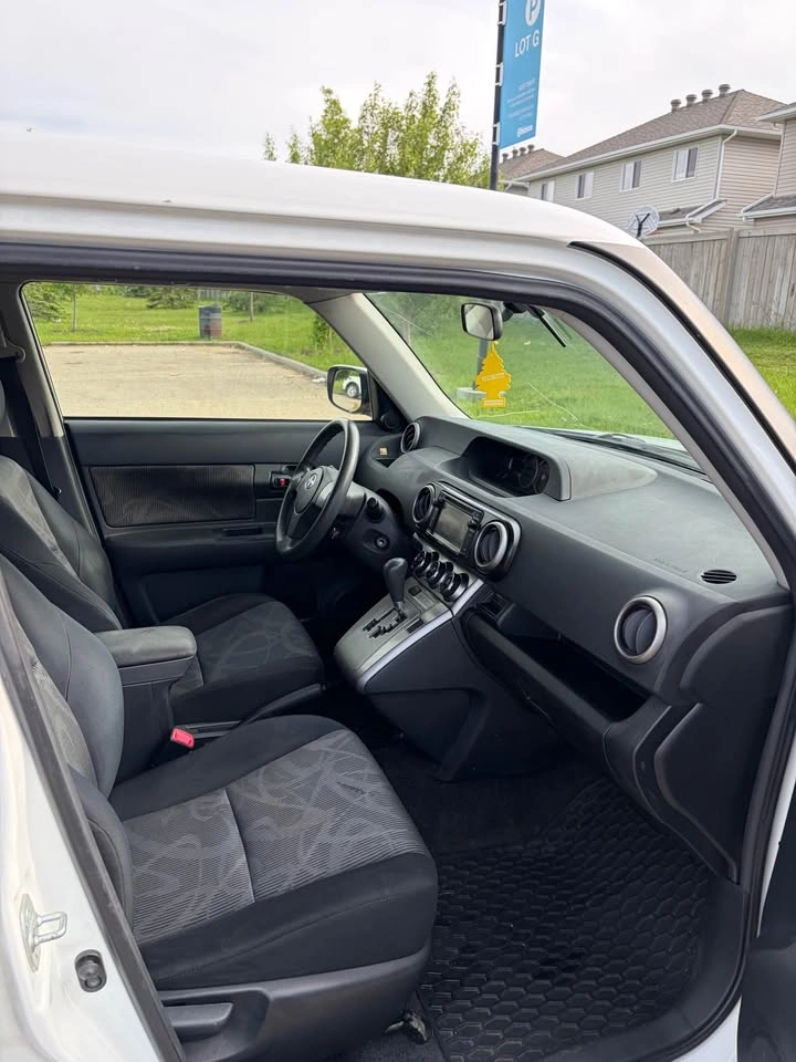 2014 Scion xB - photo 5
