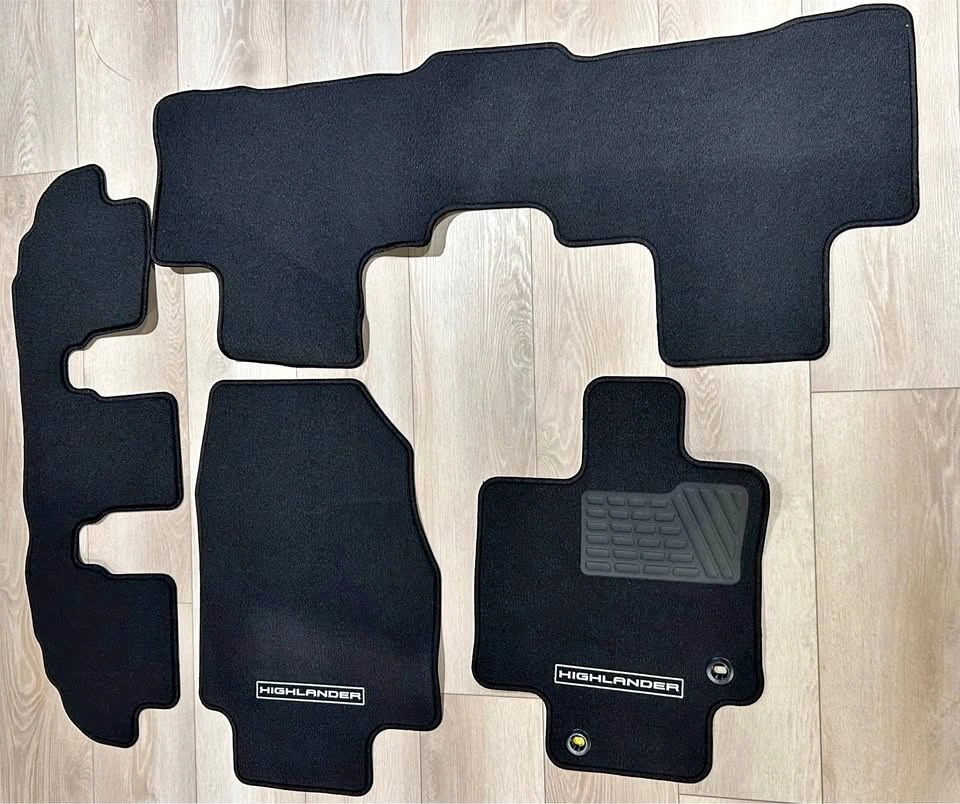 Toyota Highlander Carpet Floor Mats
