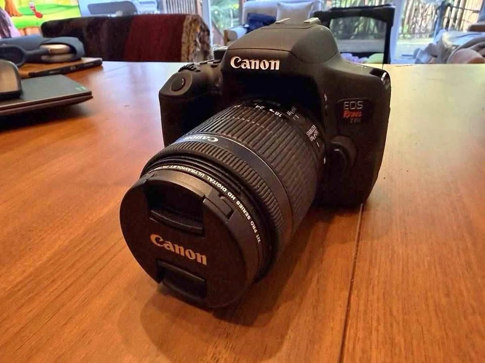 Canon Rebel T6i Pro Ultra - Camera