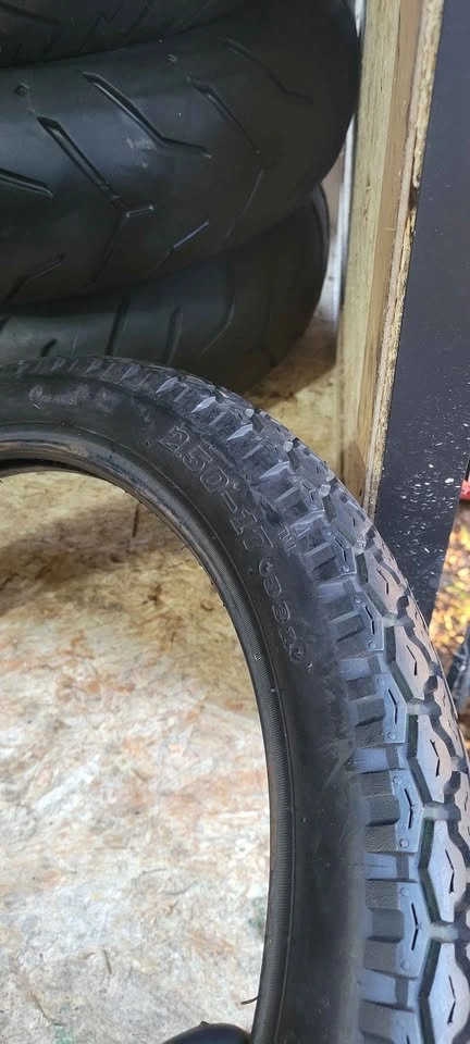 Motorcycle tire size 2.50 - photo 2