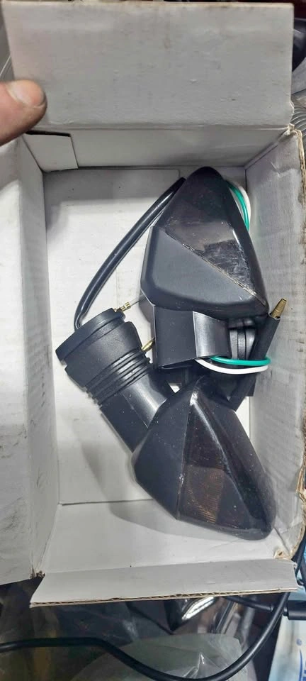 New Motorcycle Turn Signals / Blinkers - Black Pair (Aftermarket