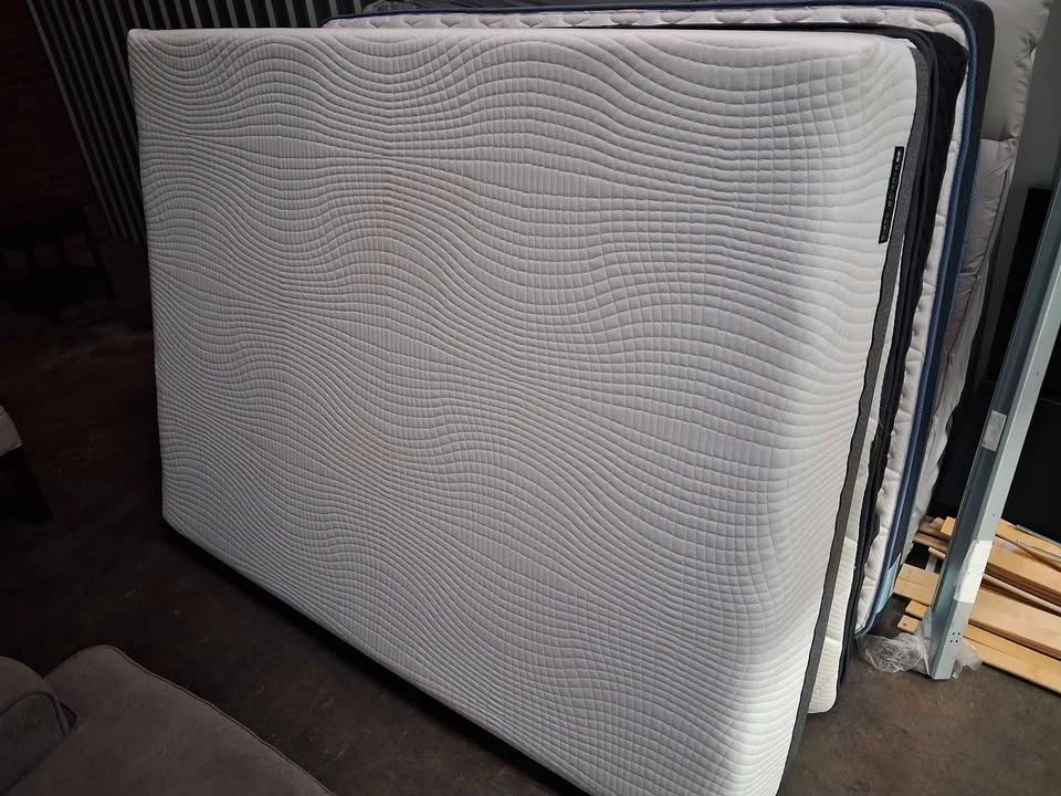 Queen size mattress - photo 3
