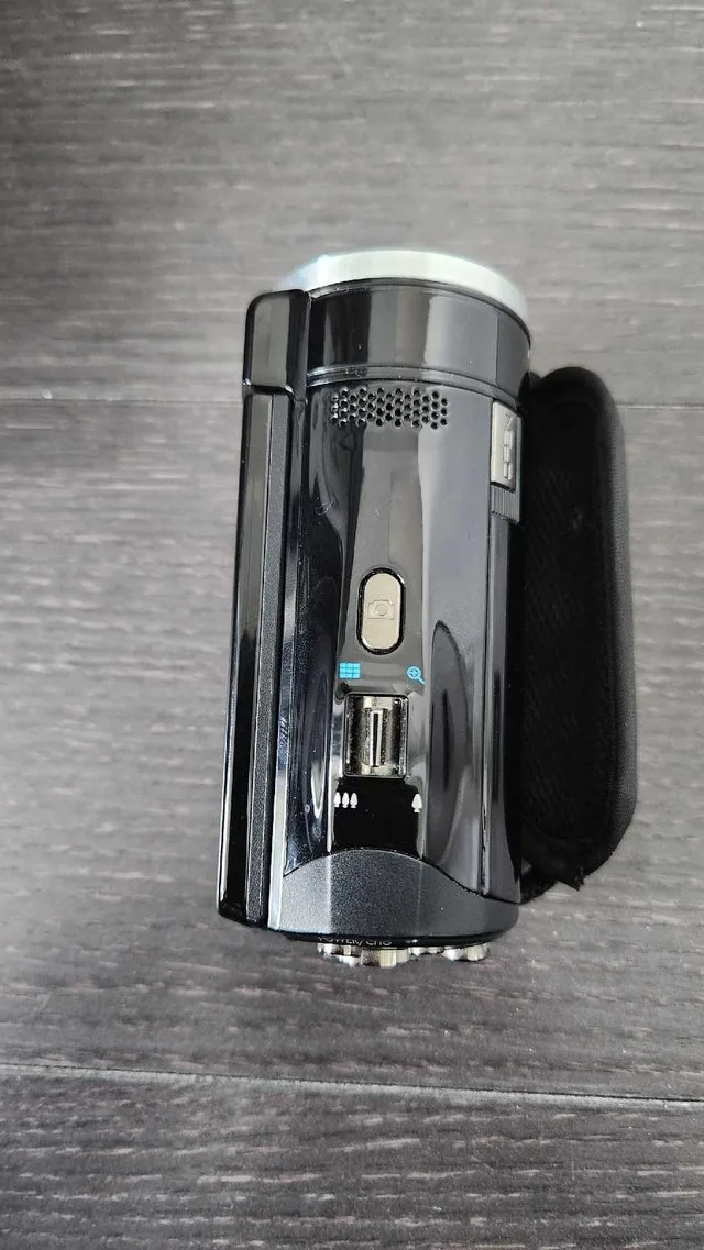 HP V5061u Digital Camcorder – Excellent Condition - photo 3