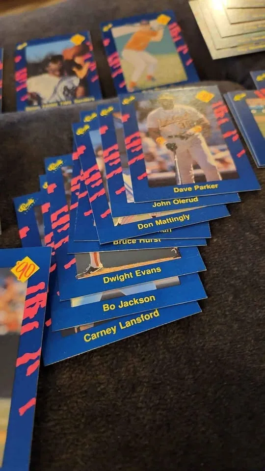 1990 Classic 150 baseball cards image indicator(5)