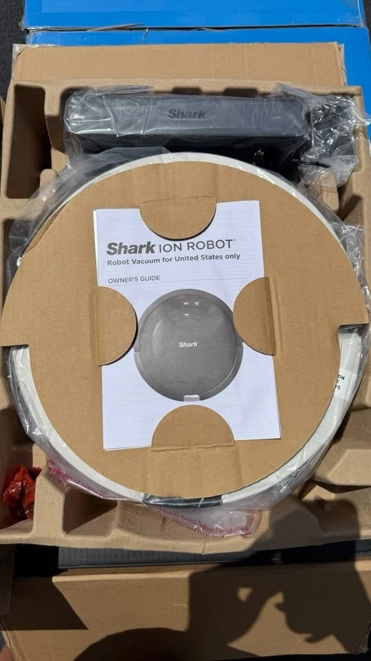 Shark ION Robot Vacuum AV752 – WiFi Connected – Brand New - photo 2