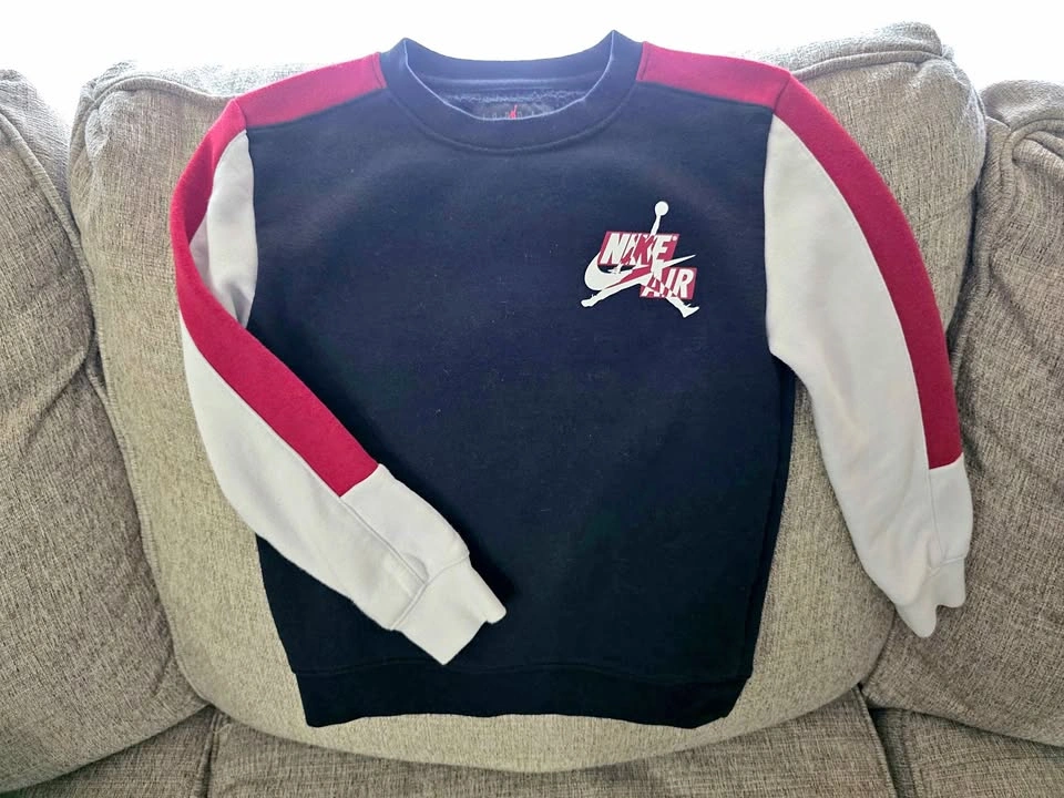 Nike Air Jordan sweater (6-7yrs)