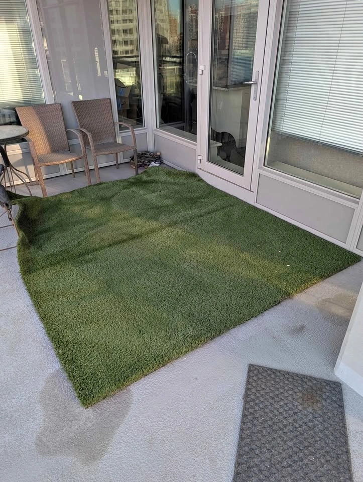 Artificial Patio/Deck Grass