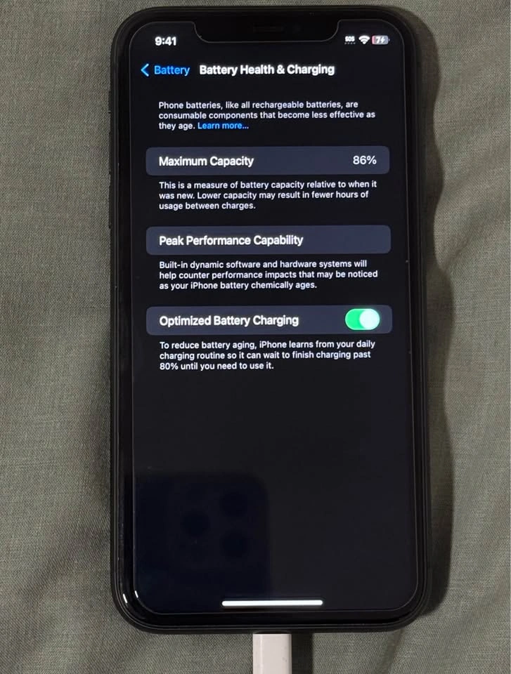 IPHONE 11 64GB FOR SALE PERFECT CONDITION UNLOCKED - photo 2