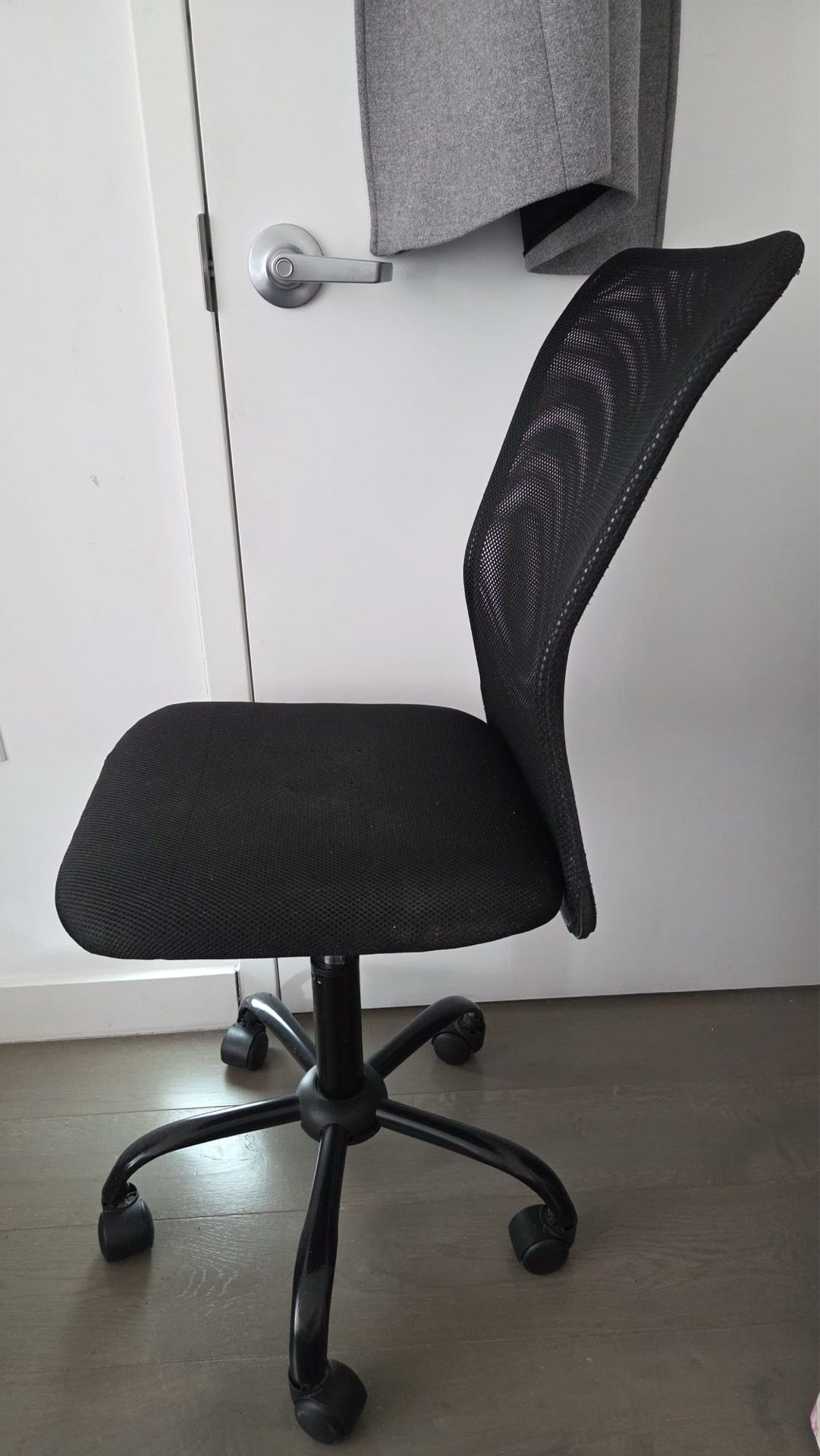 Desk chair