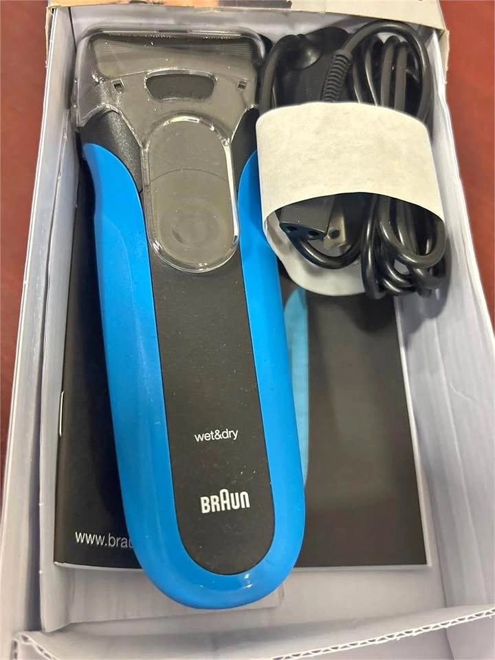 Never used - Braun Series 3 310s Rechargeable Wet&Dry Electric S