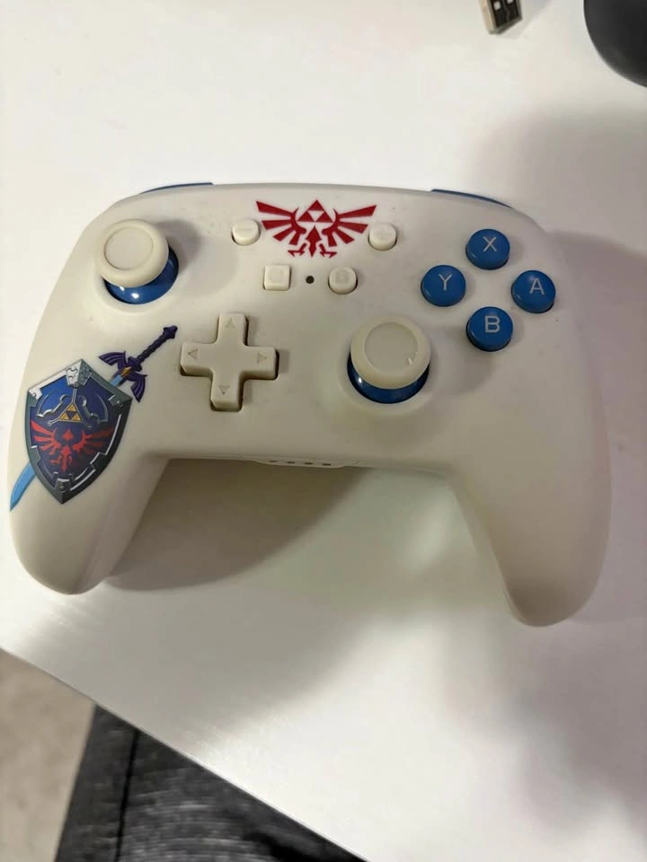Legend of Zelda Wireless Controller (Nintendo Switch)