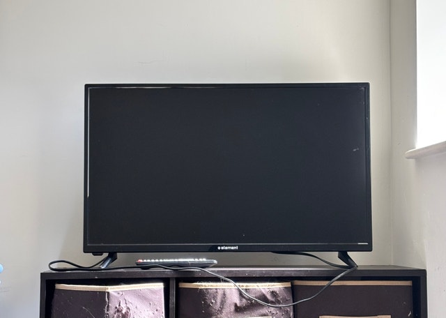 32 inch TV - $40 - photo 3