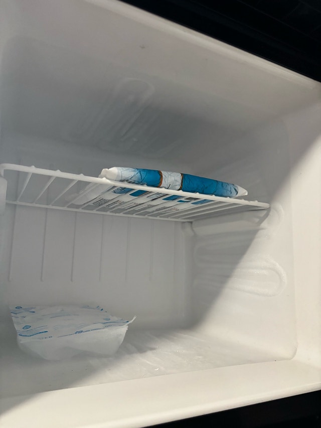 Magic Chef 4.1 Cu. Ft. Mini Fridge with Freezer – Works Great - photo 4