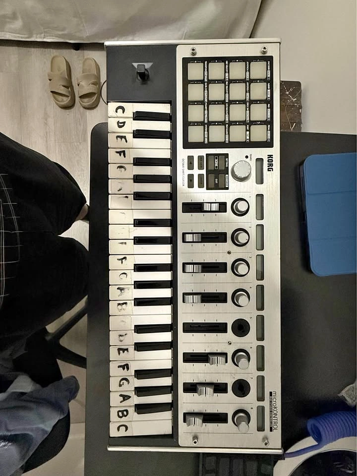 Korg microKontrol