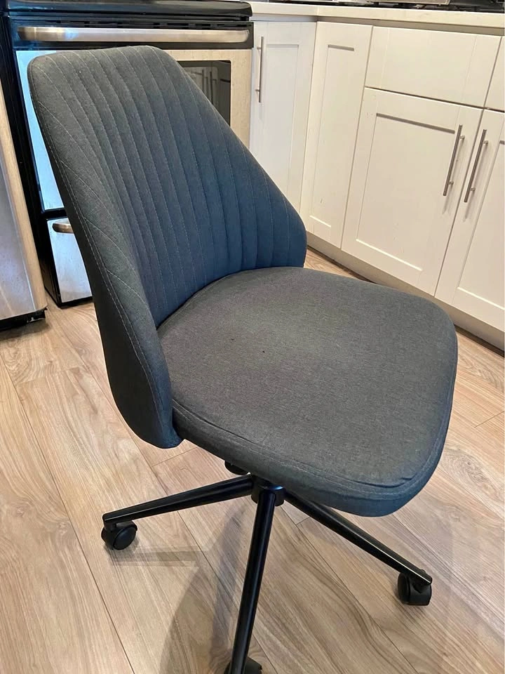 Black Desk Chair