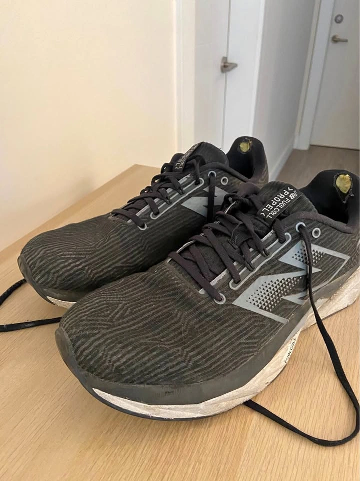 Used — Black New Balance Propel FUELCELL Sneakers — Men US 10.5