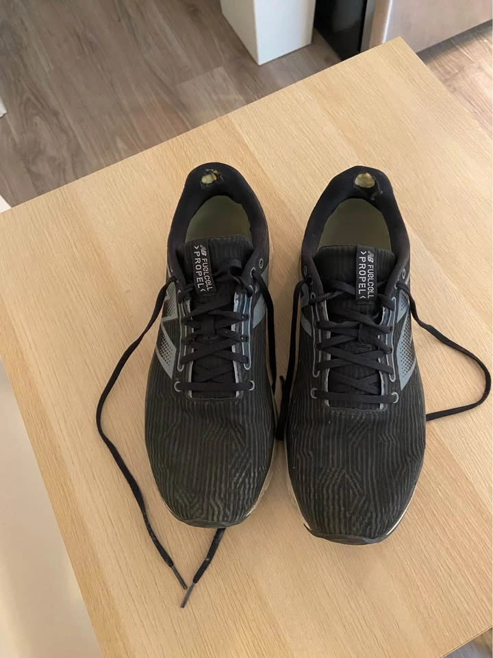Used — Black New Balance Propel FUELCELL Sneakers — Men US 10.5 - photo 2
