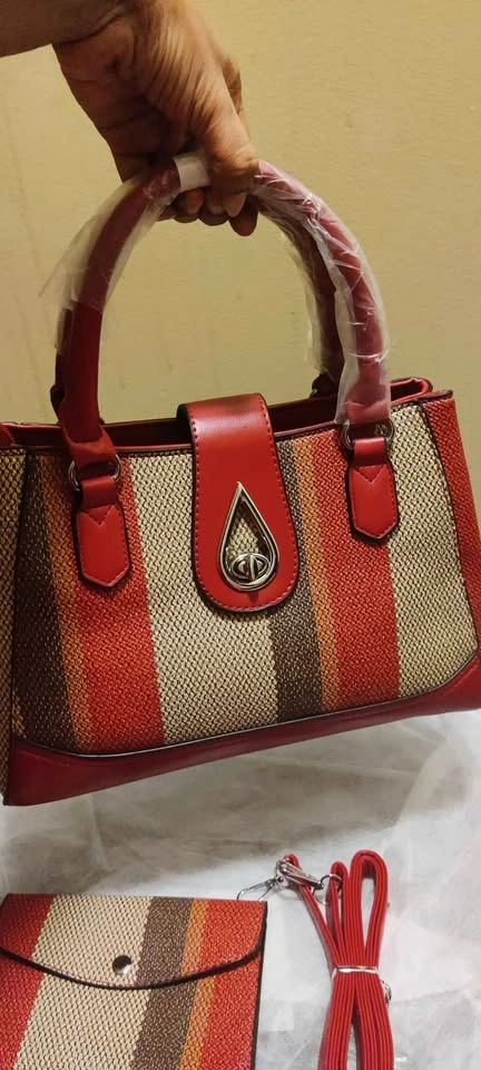 Brand new premium quality 2pc red color hand bag set - photo 4