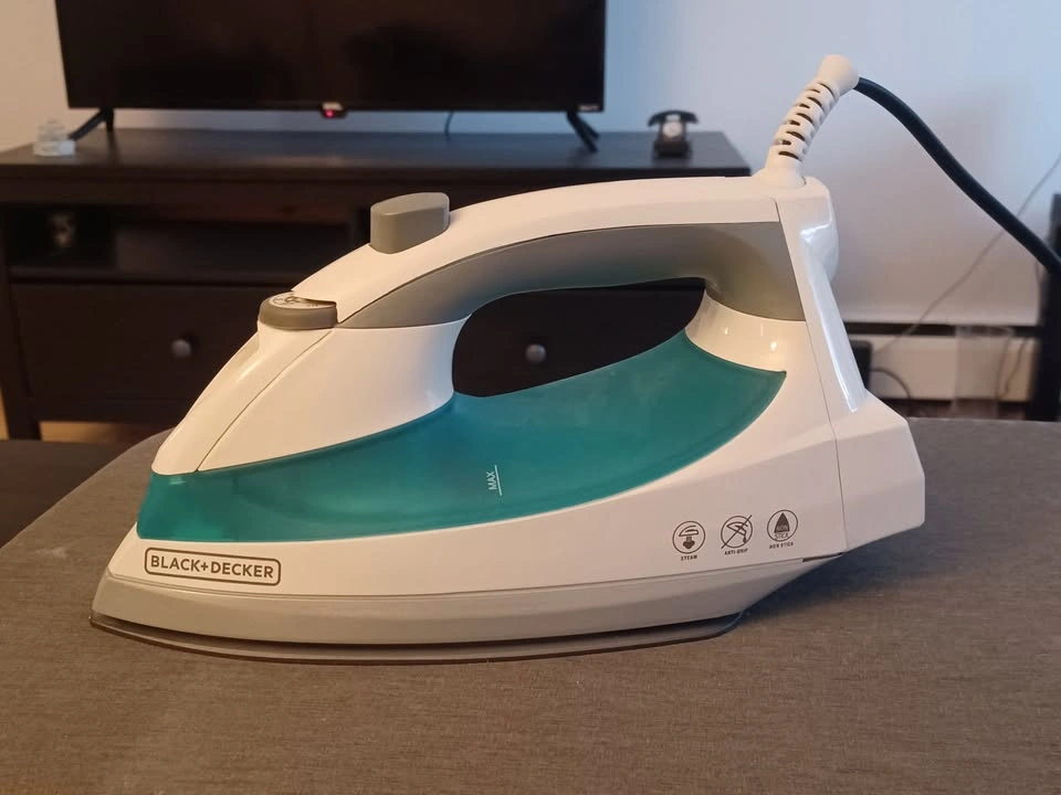 Ironing Board And Iron - photo 2