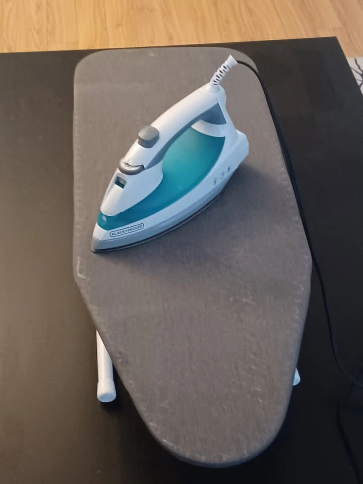 Ironing Board And Iron - photo 3