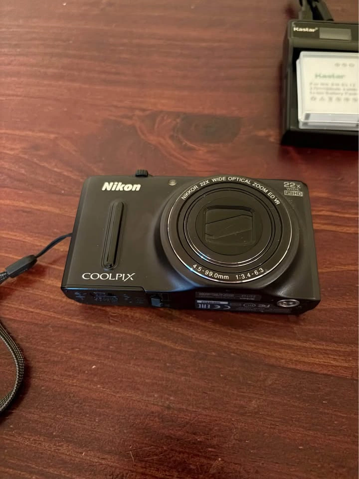 Nikon Coolpix S9600 Digital Camera w/ Battery & Charger - photo 2
