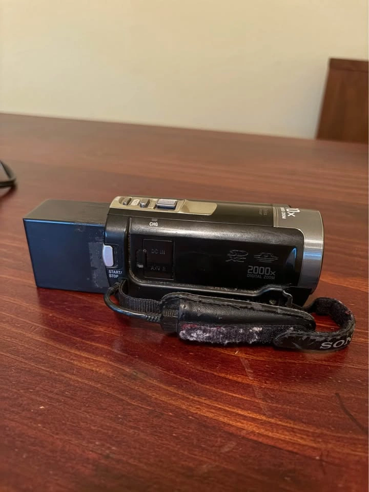 Sony Handycam DCR-SX45 Camcorder w/ Charger - photo 3